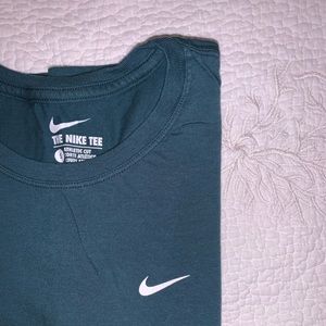 Nike Athletic Fit Top in Turquoise
